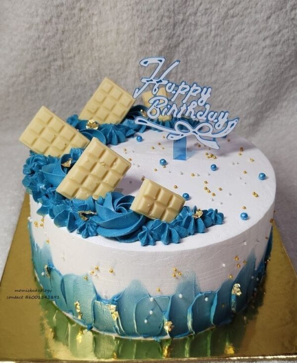 Blackcurrant Flavour Cake